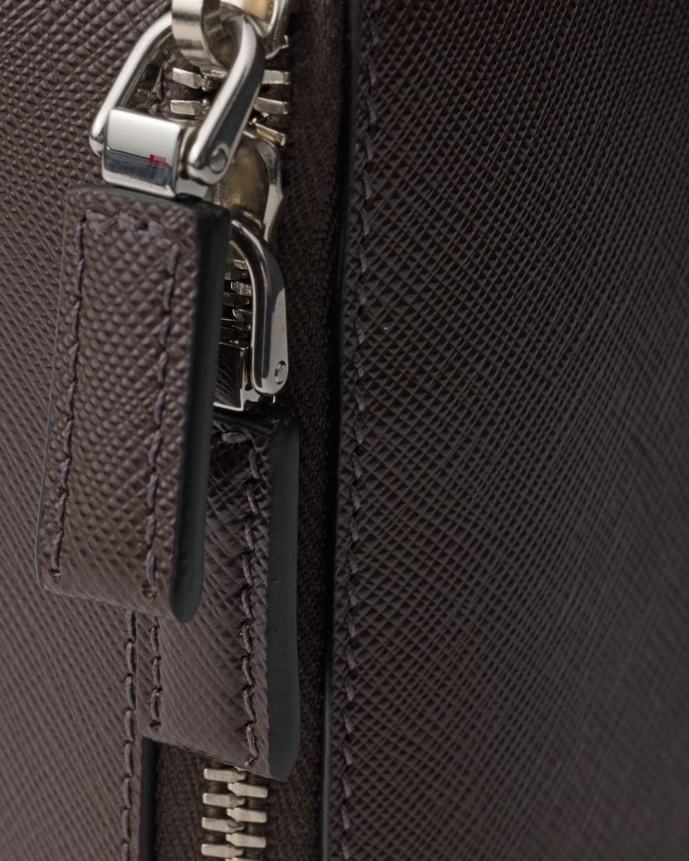 [True-to-ORIGINAL] Pra*a Pra*a Brique Saffiano Leather Bag Coffee For Men 5.5in/14cm 2VZ106_9Z2_F0201_V_OOO