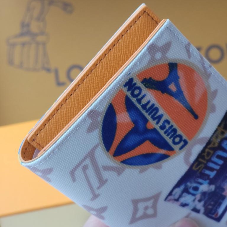 L0vis Vvtt0n Passport Cover Monogram Dune For Women 5.5in/14cm