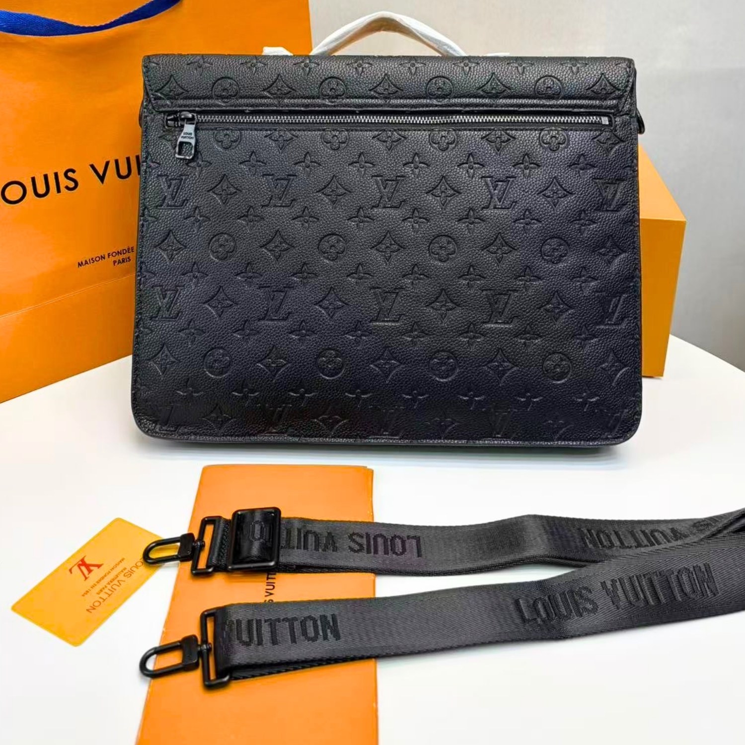 L0vis Vvtt0n S-Lock Briefcase Taurillon Monogram Black For Men, Men’s Bags, Shoulder And Crossbody Bags 14.6in/37cm LV M20835