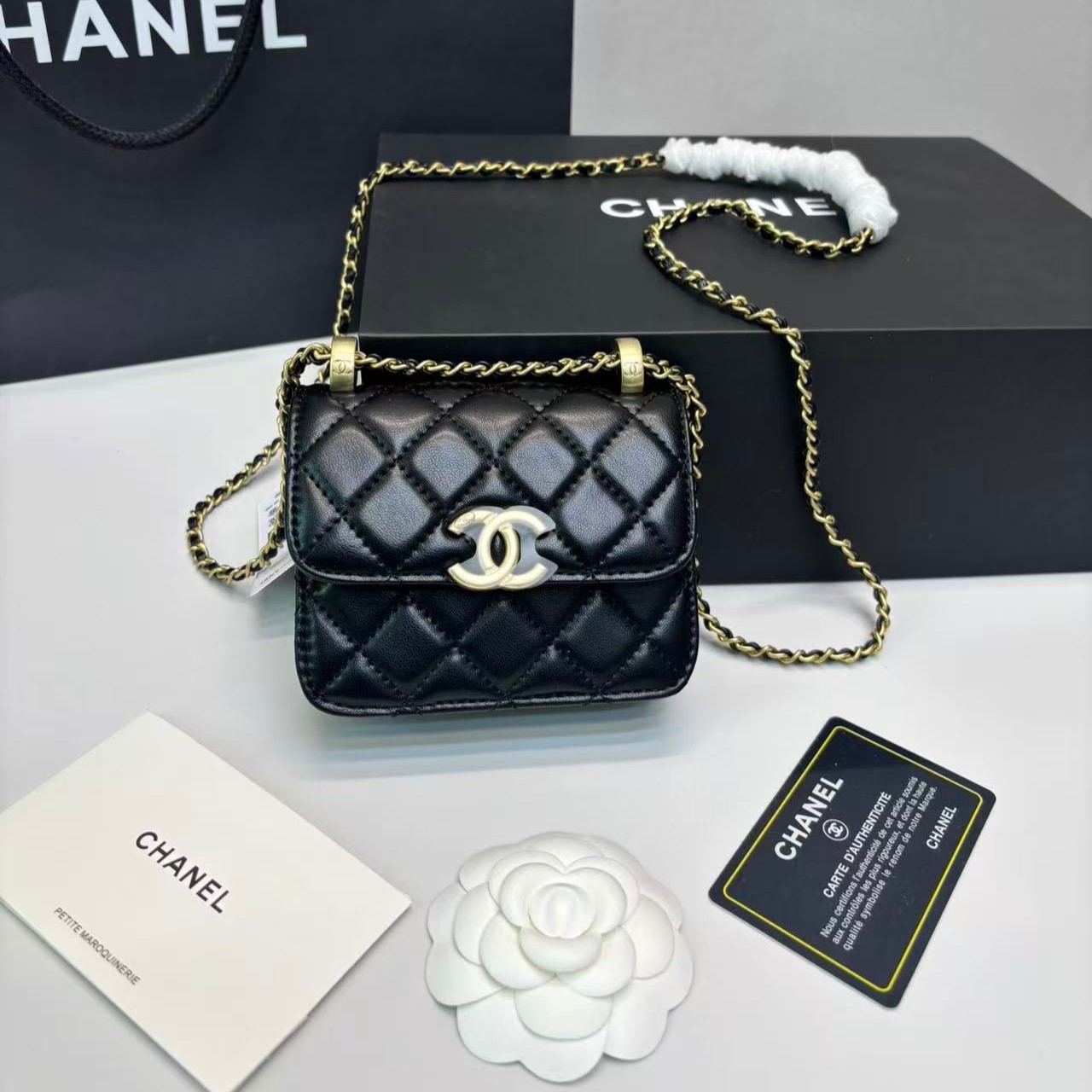 Ch**el CO-CO Clutch With Chain 9.5cm/3.7in Gold Toned Hardware For Women Black