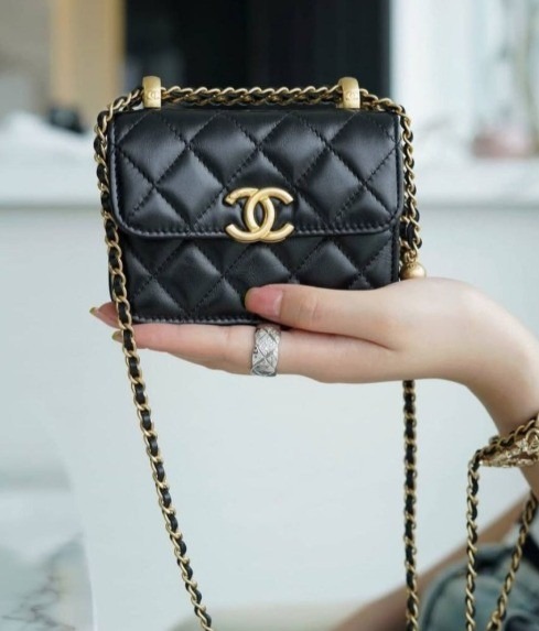 Ch**el CO-CO Clutch With Chain 9.5cm/3.7in Gold Toned Hardware For Women Black