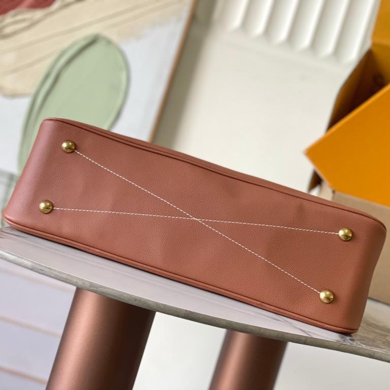 L0vis Vvtt0n Low Key Duffle Tote Cognac For Women 17.1in/43cm M26688