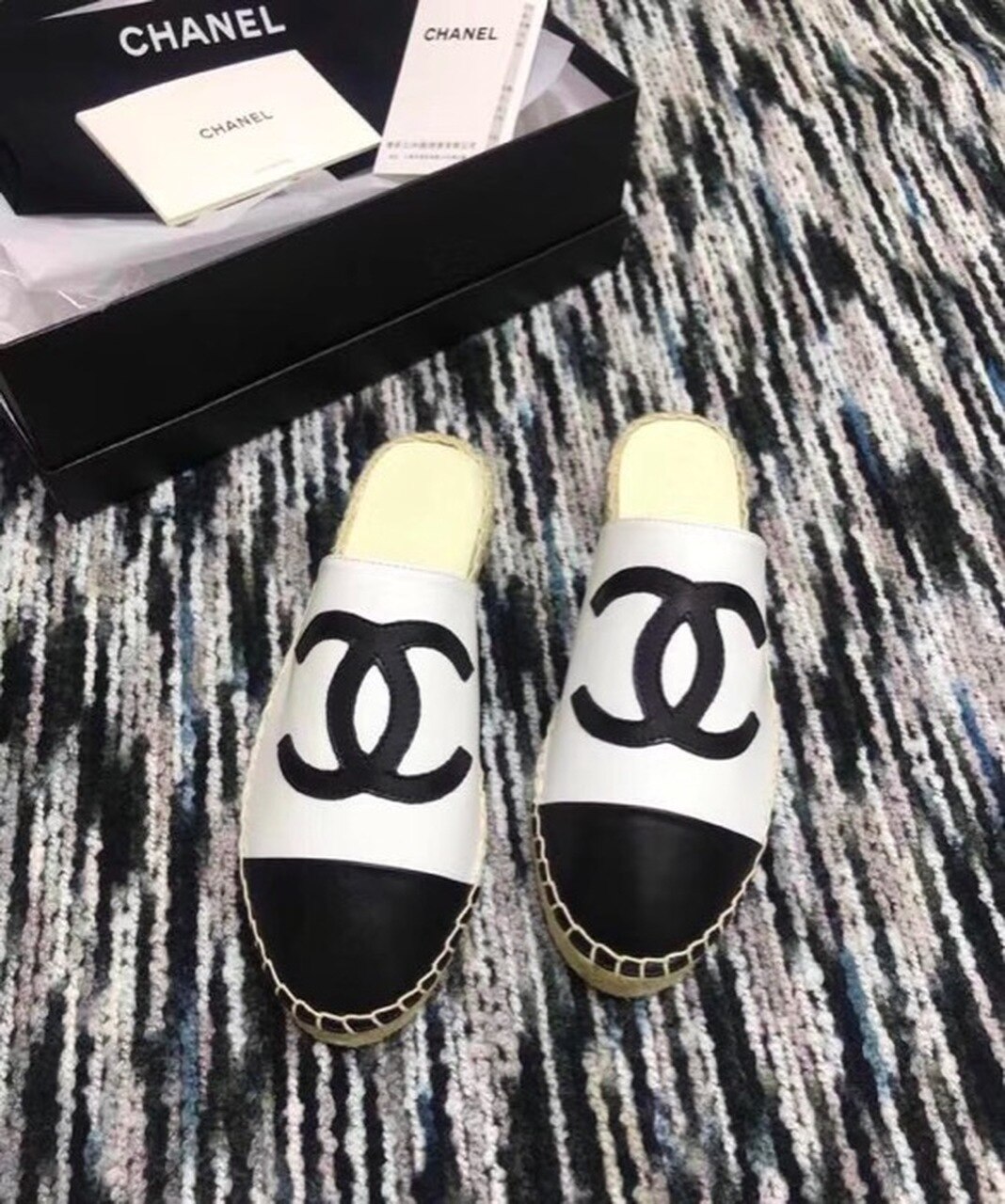 Ch**el Mule Espadrille Slides White/Black For Women, Women’s Shoes