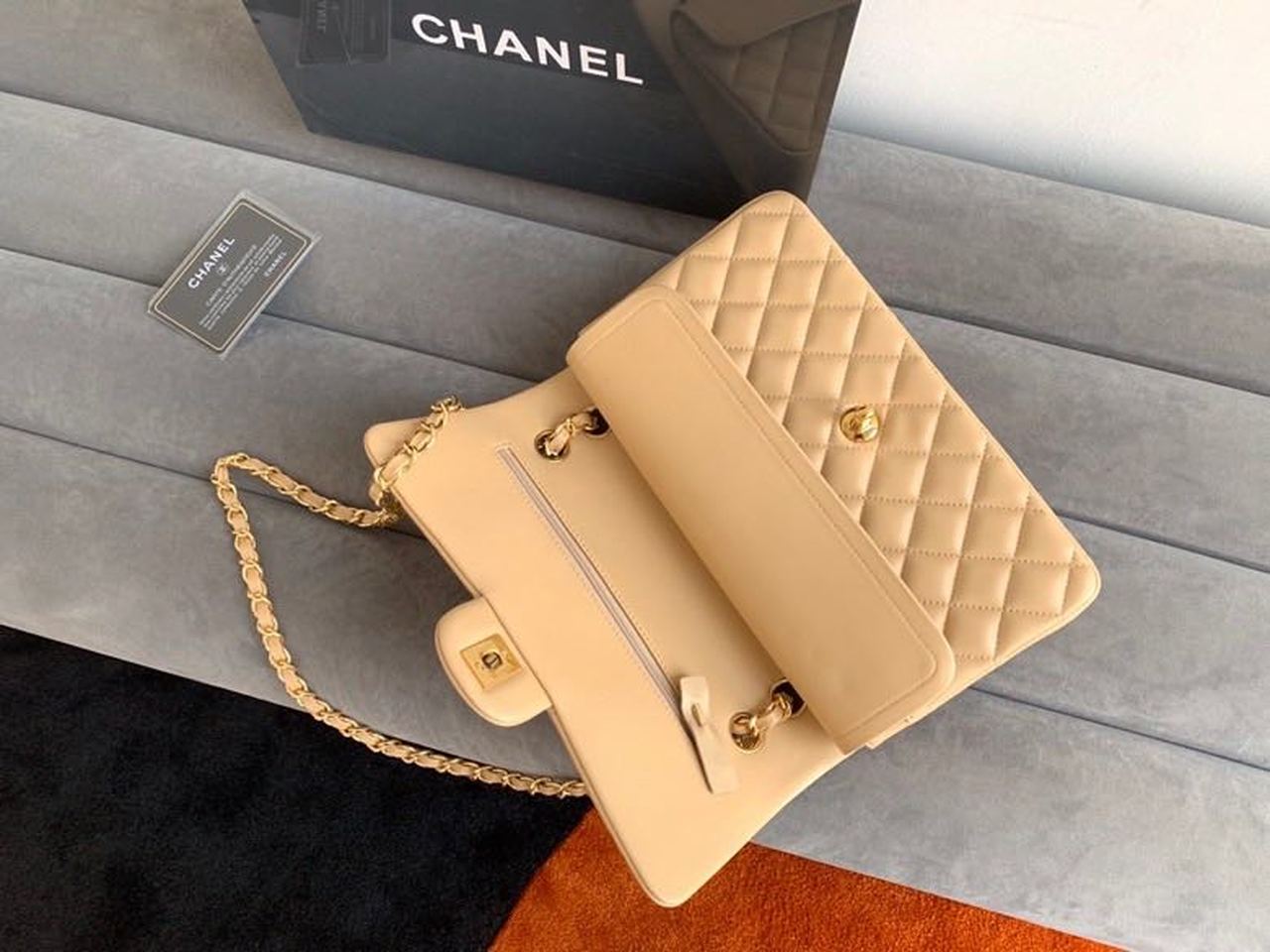 Ch**el Classic HandBag Beige For Women 9.9in/25.5cm A01112