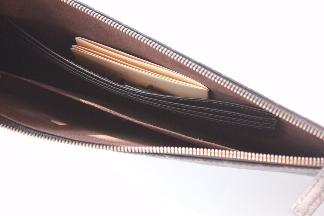 Gvc*1 MicroGvc*1ssima Pouch Black For Men, Men’s Pouch 12in/31cm GG