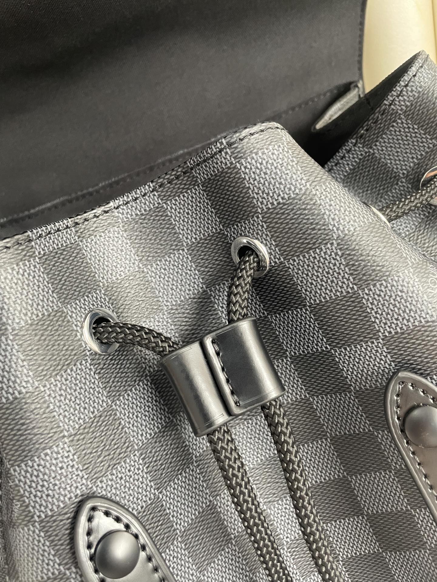 L0vis Vvtt0n Christopher PM Damier Graphite For Men, Men’s Bags, Men’s Backpack 17.3in/44cm LV N41379