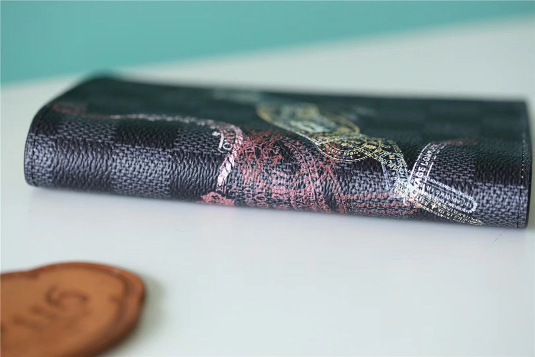 L0vis Vvtt0n Passport Cover Damier Graphite Canvas For Men, Men’s Wallet 5.5in/14cm LV N64604