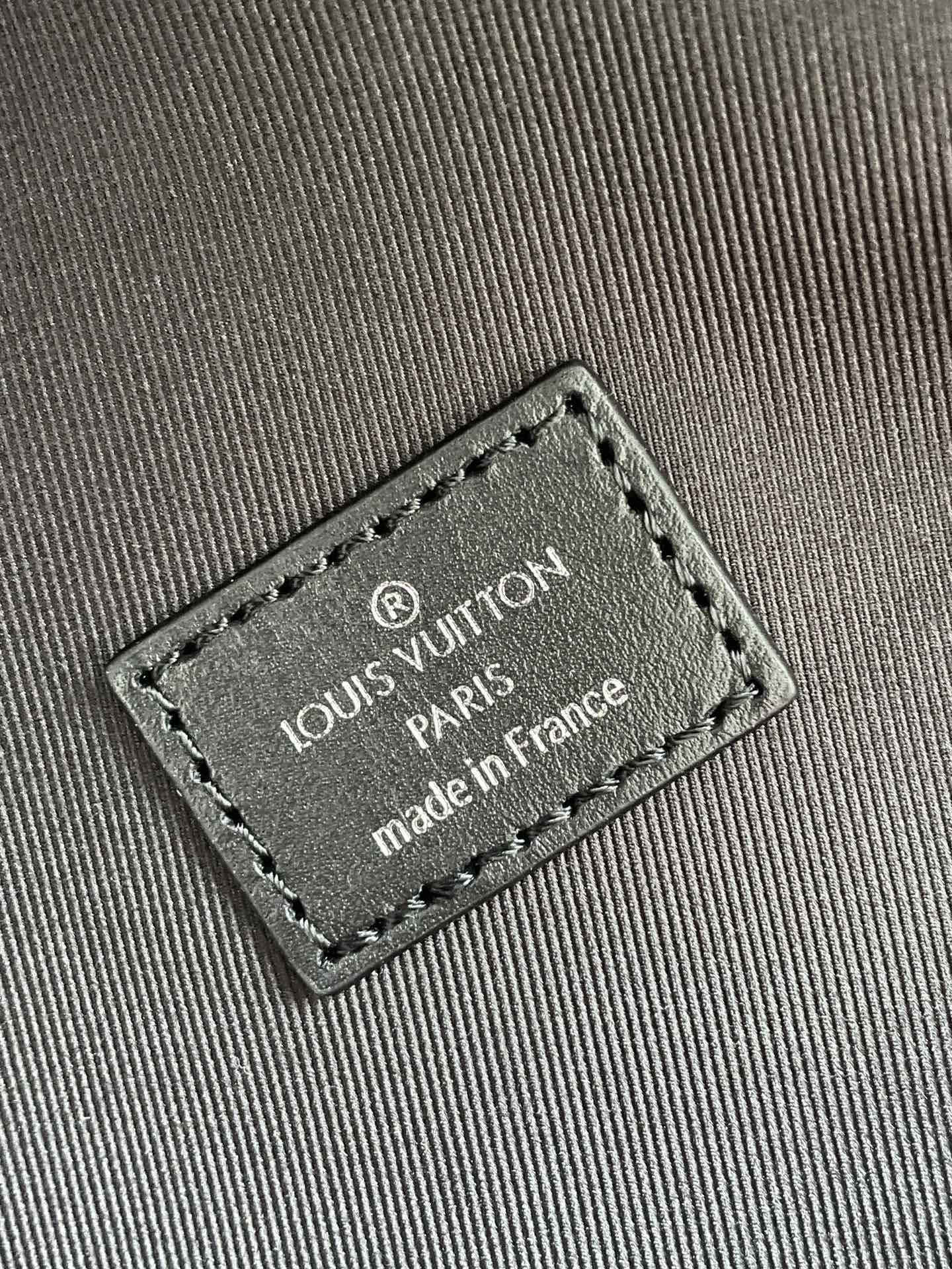 L0vis Vvtt0n Discovery Backpack PM Monogram Eclipse Canvas For Men, Men’s Bags 11.8in/30cm LV M43186