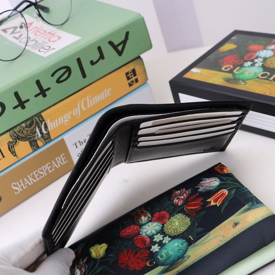 Gvc*1 Bi-Fold Wallet Black with Interlocking G For Men 4.3in/11cm GG