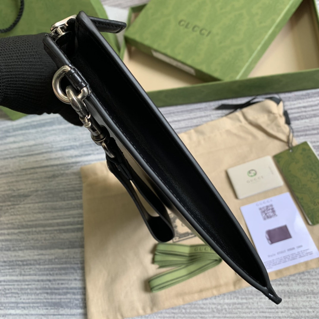 Gvc*1 Marmont Pouch in Black with Gold Toned Hardware For Men, Men’s Pouch 12in/30.5cm GG 475317 DJ20T 1000