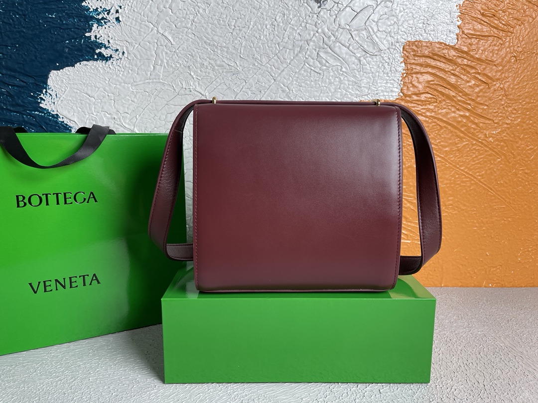 B0tt*ga Ven*ta Clip Bag Purple, For Women, Women’s Bags 9in/23cm