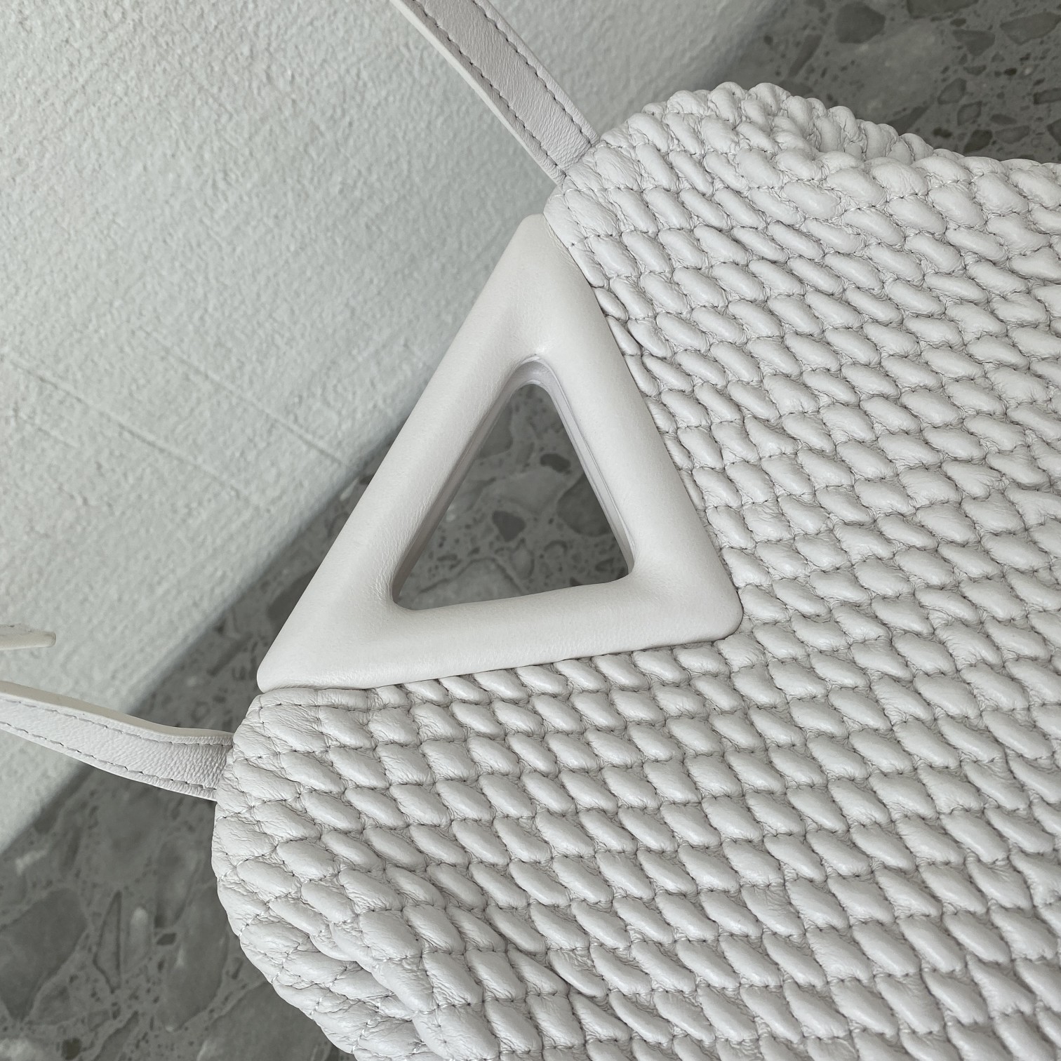 B0tt*ga Ven*ta Point Chalk, For Women, Women’s Bags 9.4in/24cm 661986V0TB19137