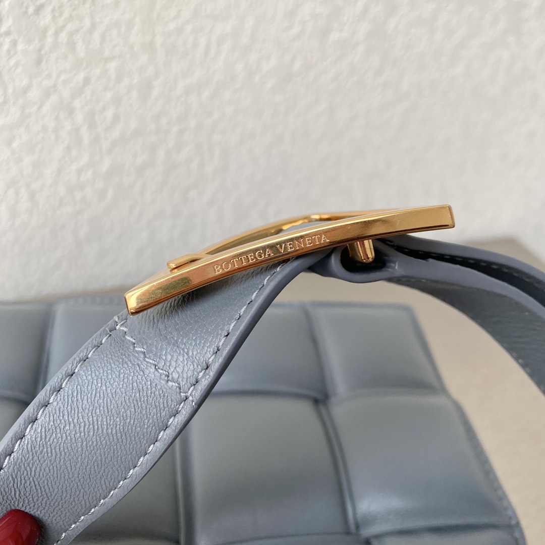 B0tt*ga Ven*ta Padded Cassette Gray, For Women, Women’s Bags 10.2in/26cm 591970VCQR11233