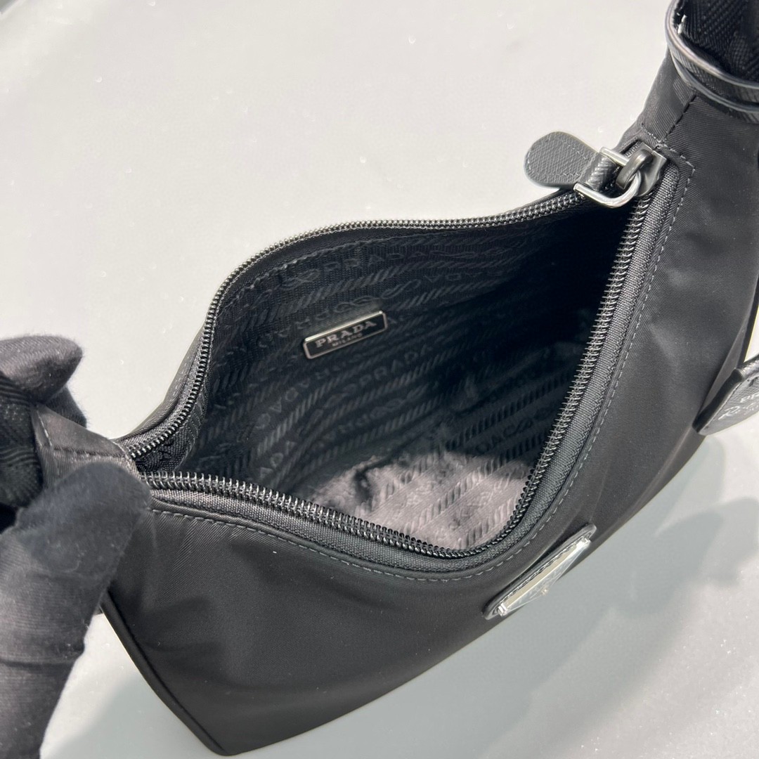 Pra*a Re-Nylon Re-Edition 2000 Mini-Bag Black For Women, Women’s Bags 8.6in/22cm 1NE515_RDH0_F0002