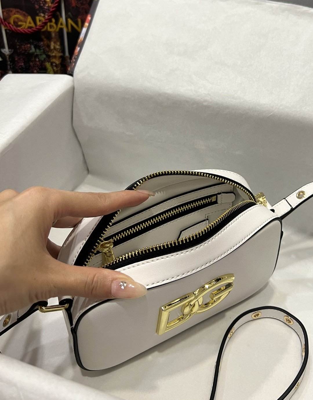 Dolce & Gabbana Crossbody 3.5 Bag White For Women 7.5in/19cm DG BB7095AW57680002