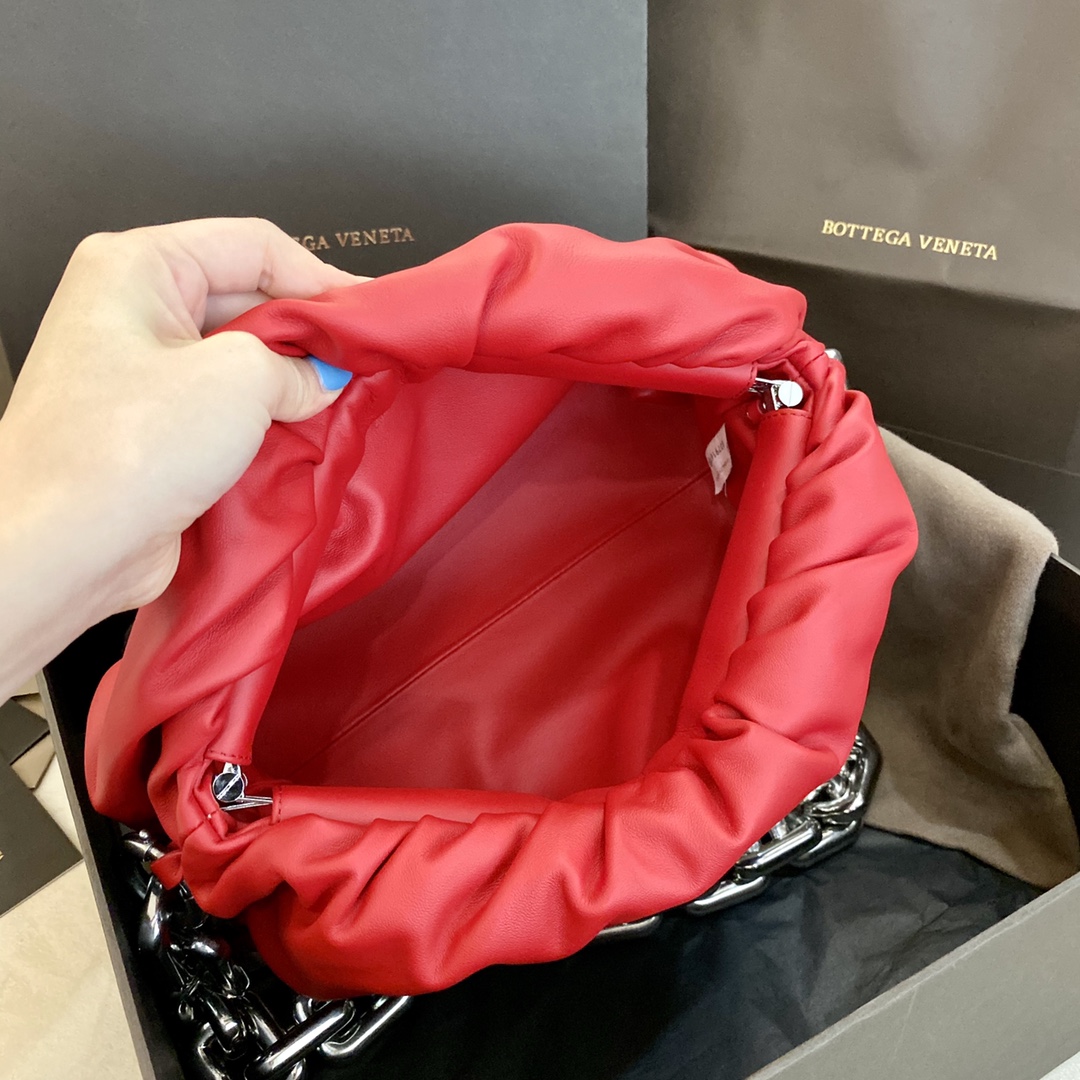 B0tt*ga Ven*ta Chain Pouch Red, For Women, Women’s Bags 12.2in/31cm