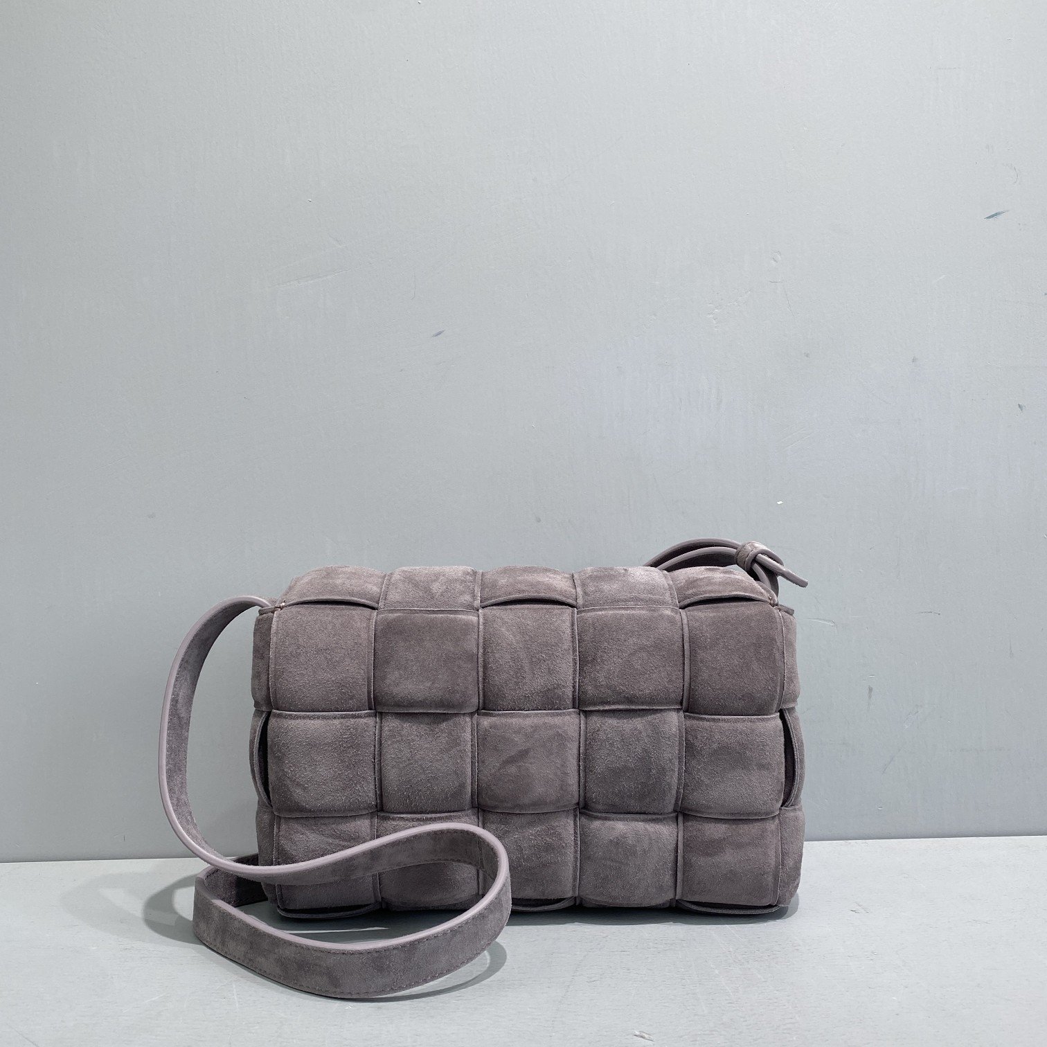 B0tt*ga Ven*ta Padded Cassette Gray, For Women, Women’s Bags 10.2in/26cm