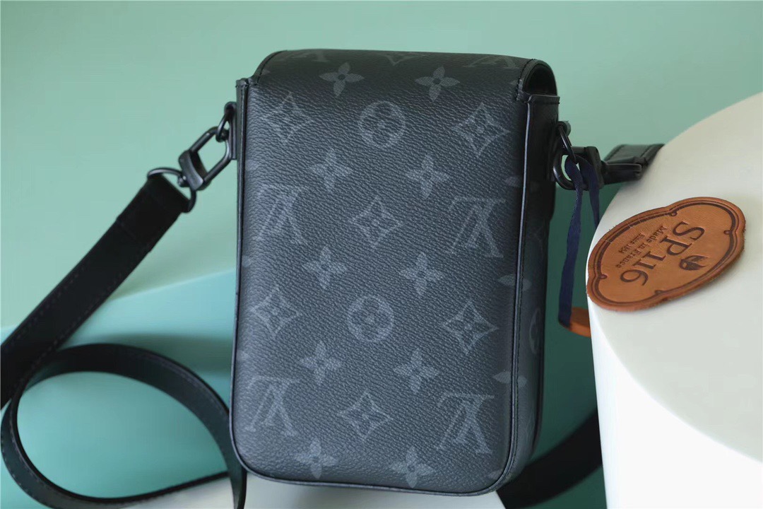 L0vis Vvtt0n S-Lock Vertical Wearable Wallet Monogram Eclipse For Men, Men’s Bags, Shoulder And Crossbody Bags 7.5in/19cm LV