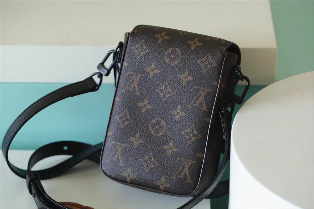 L0vis Vvtt0n S-Lock Vertical Wearable Wallet Monogram Macassar Black For Men, Men’s Bags, Shoulder And Crossbody Bags 7.5in/19cm LV M81522