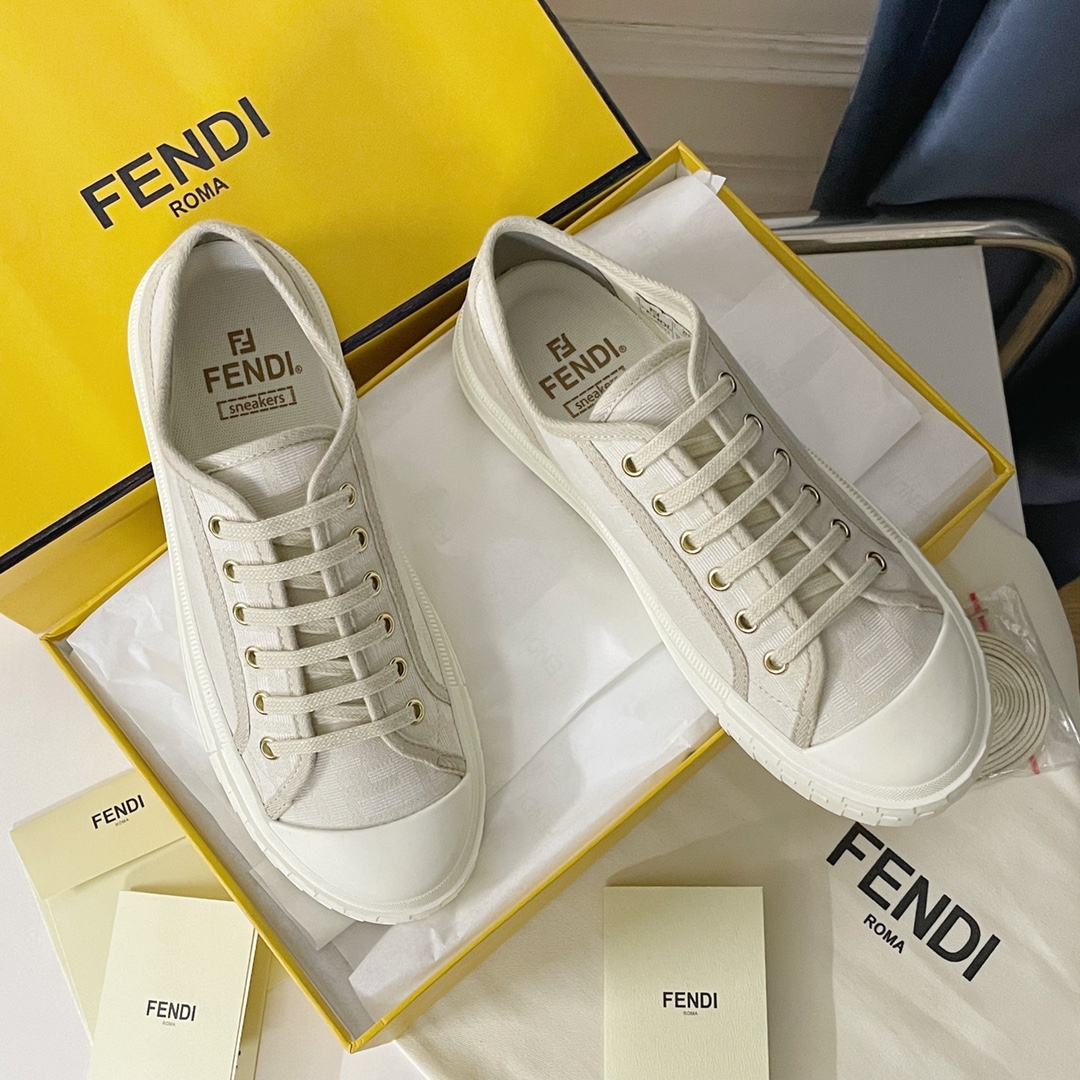 F**di Domino White FF Fabric Low-Tops For Women 8E8325AJZXF1GQF