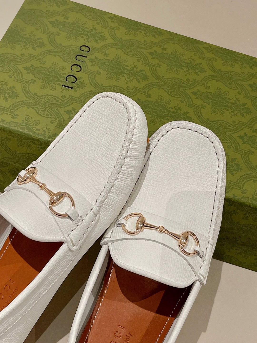 Gvc*1 Men’s Horsebit Driver White For Men 674254 UDU00 9022