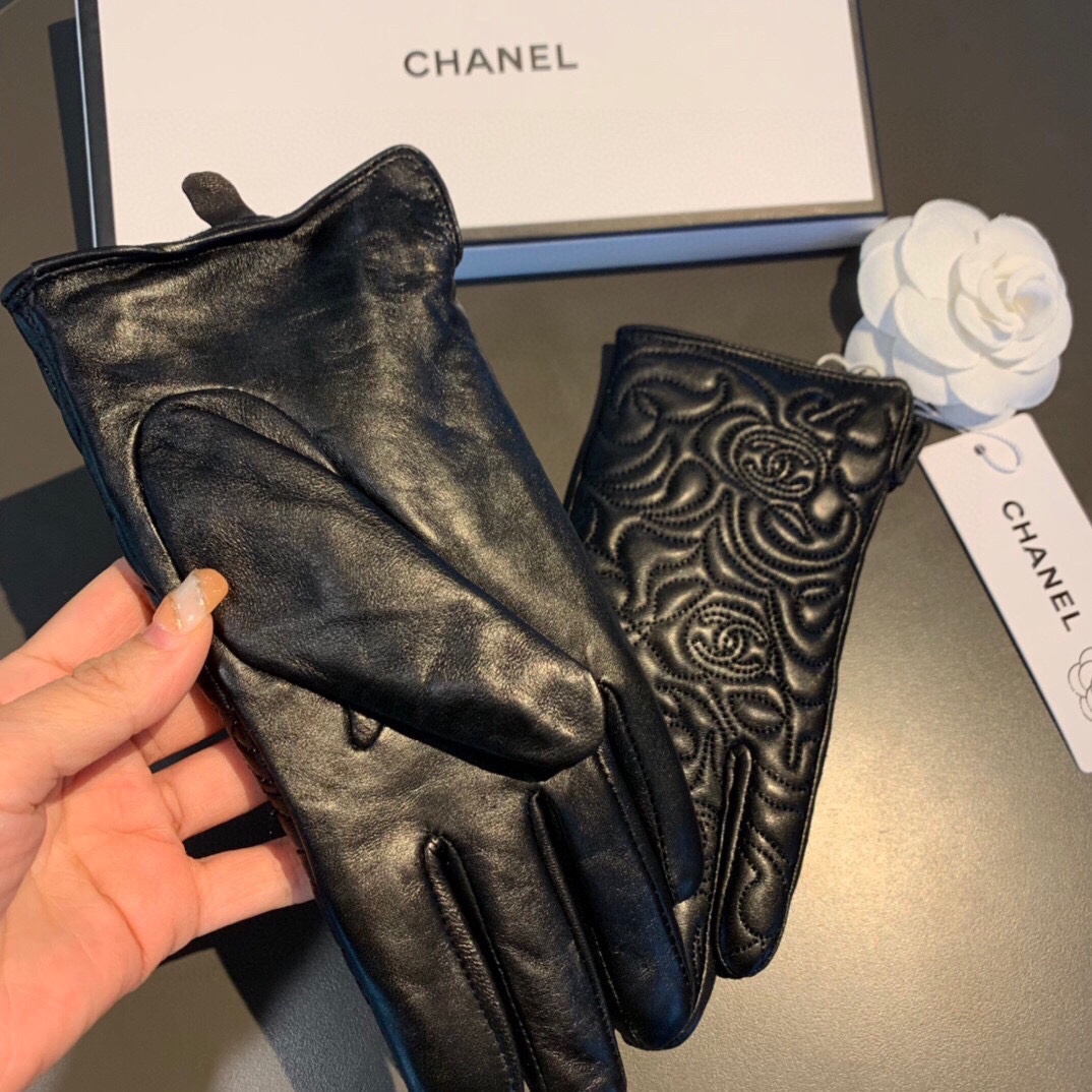 Ch**el Gloves In Black