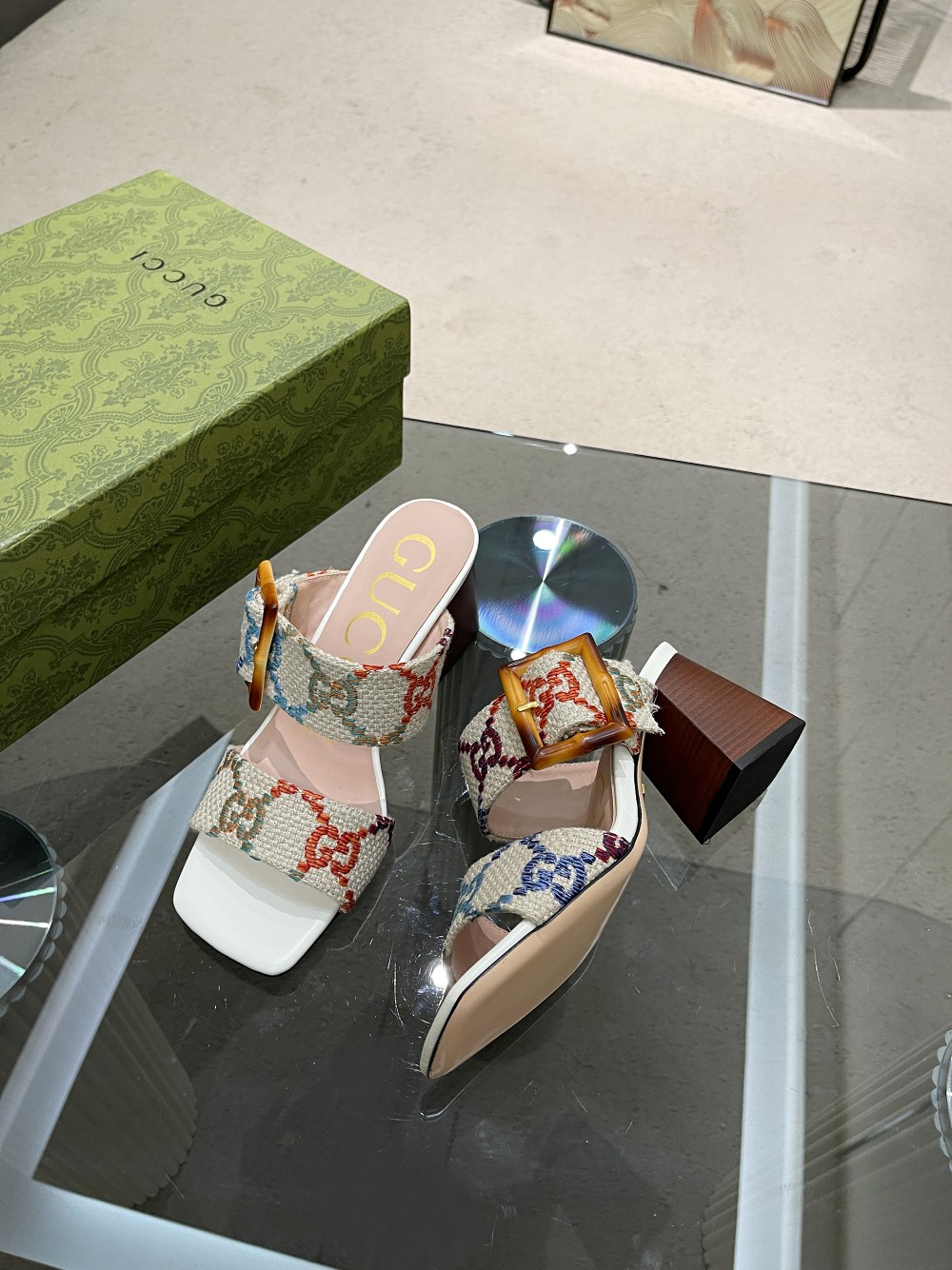 Gvc*1 Women’s Sandal With Bamboo Buckle White For Women GG