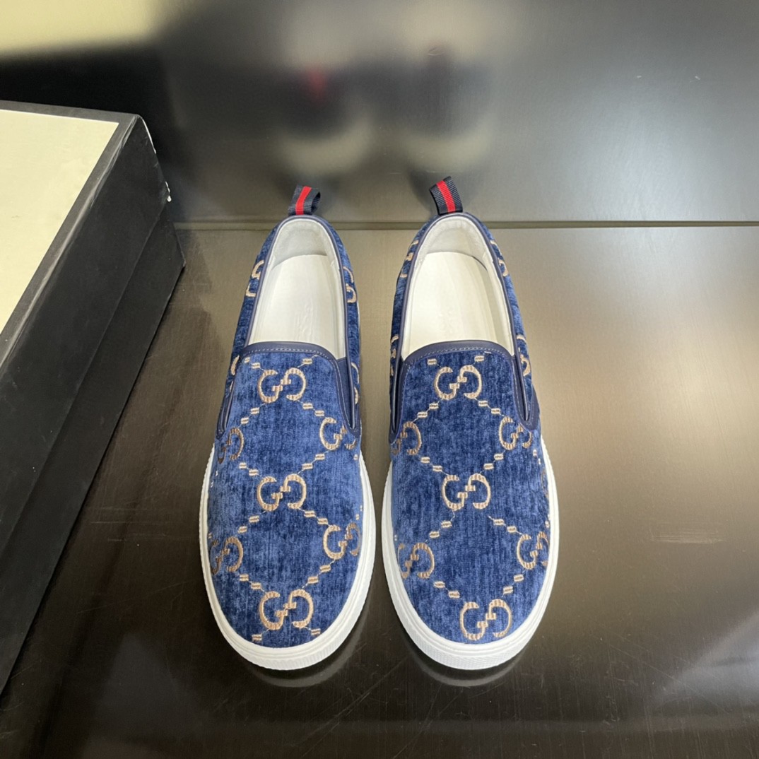 Gvc*1 Men’s GG Svp*me Slip-on Sneaker Light Blue For Men 407362