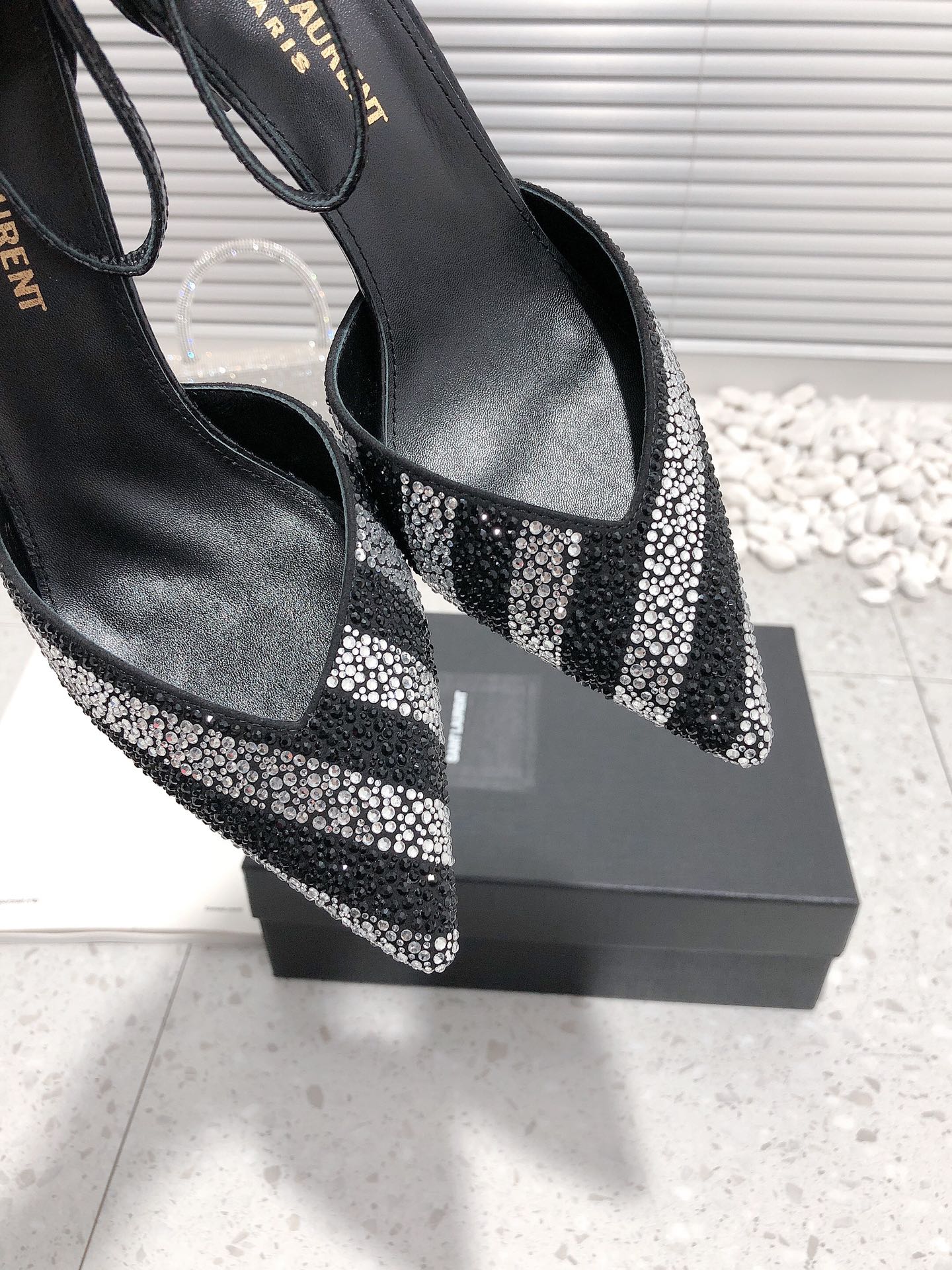 Sa1nt Lau*nt Women’s Glittering Rhinestone Embellished Pumps Black For Women Y51