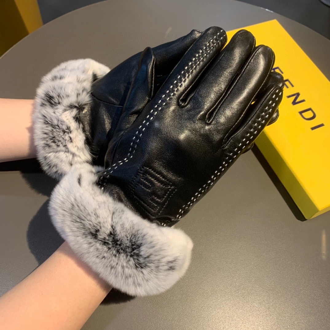 F**di Gloves In Black