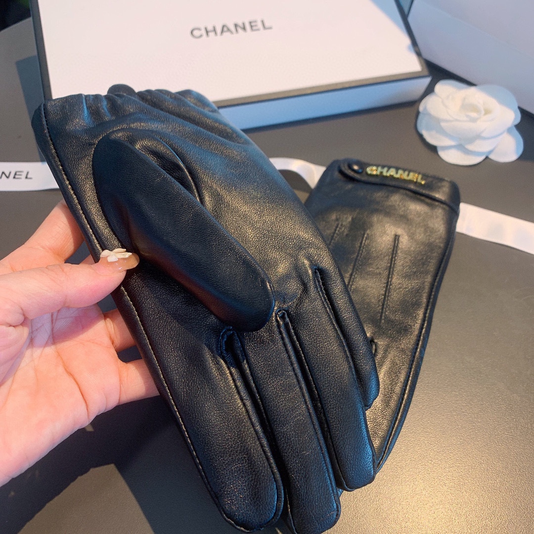 Ch**el Gloves In Black