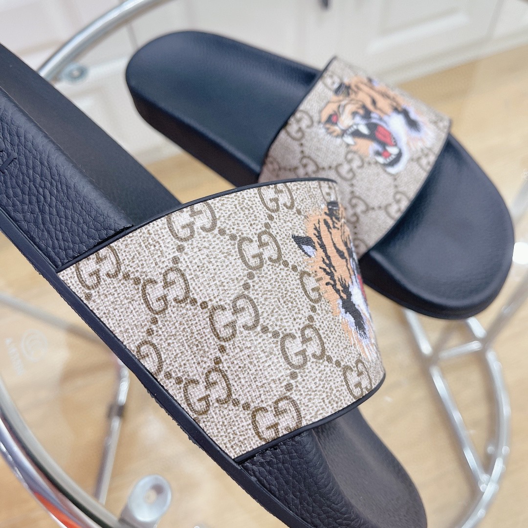 Gvc*1 Men’s Gvc*1 Svp*me Slides With Tiger Black And Gray For Men 408508