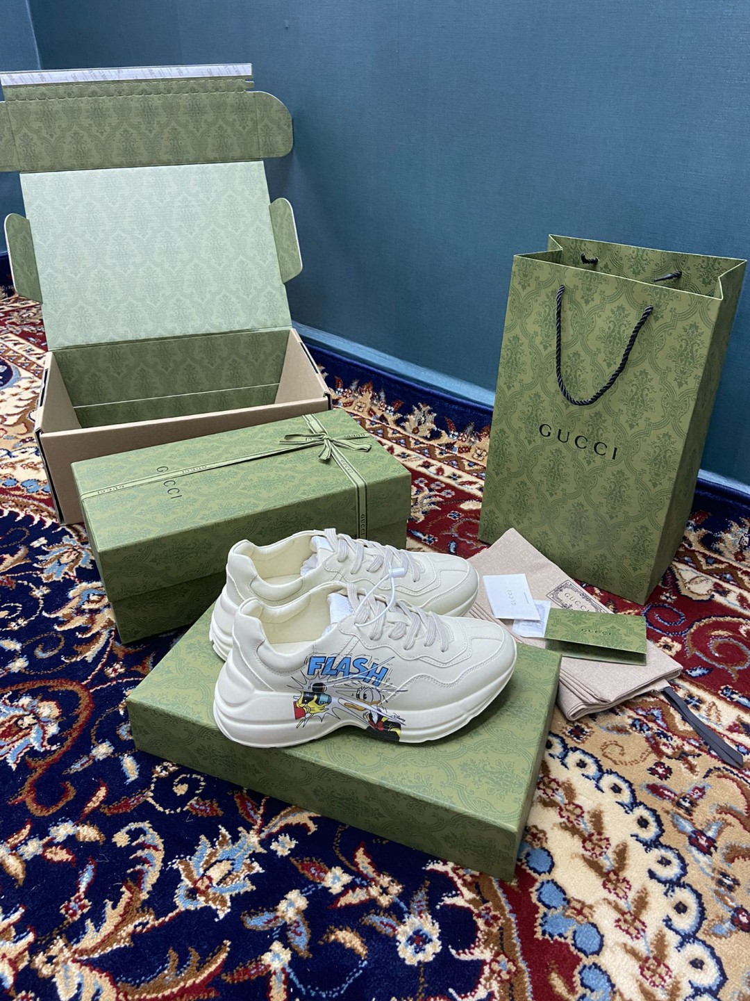 Disney x Gvc*1 Men’s Rhyton Sneakers With Donald Duck White Ivory For Men 646509-DRW00-9522