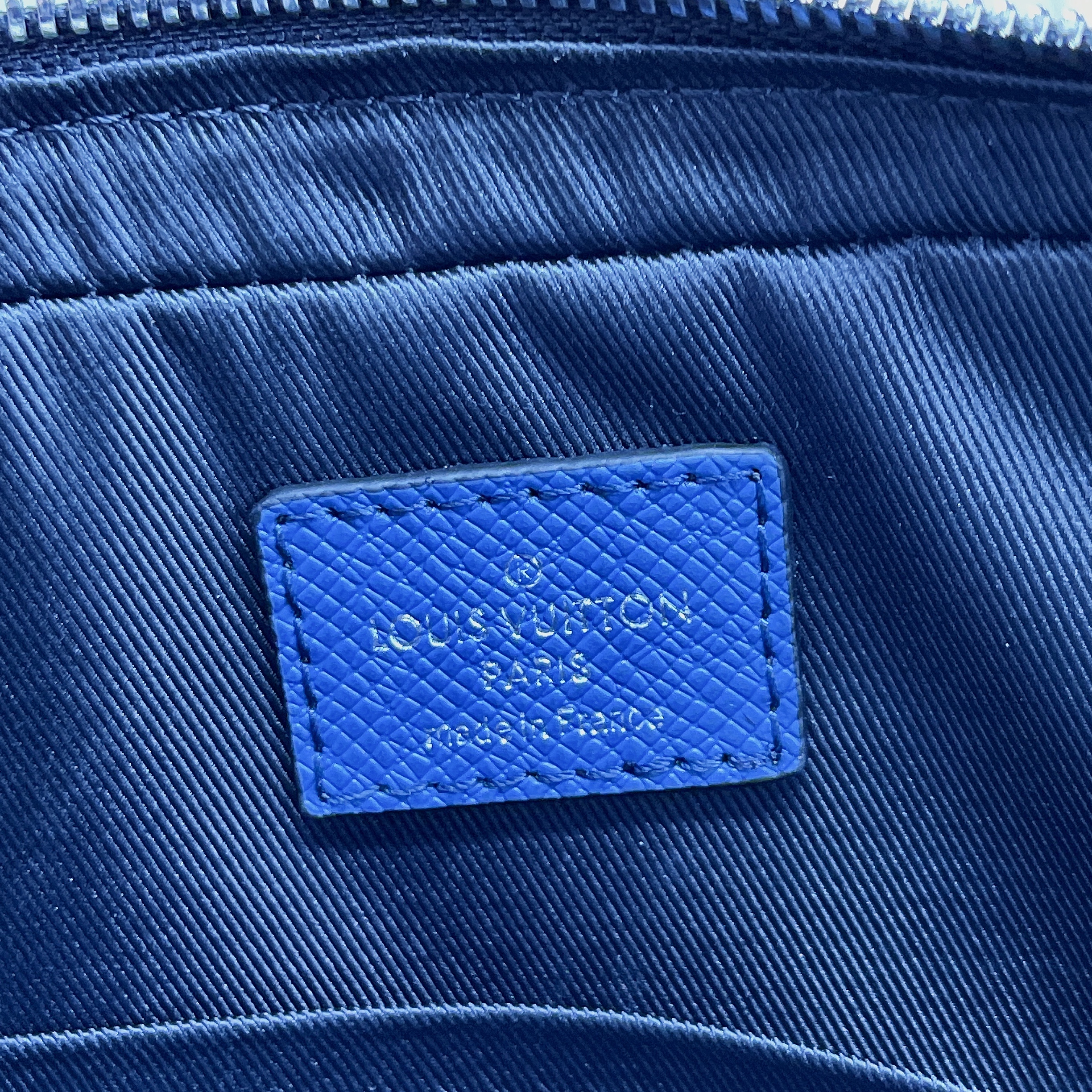 L0vis Vvtt0n Trio Messenger Monogram Canvas And Taiga Cobalt Blue For Men, Men’s Bags, Shoulder And Crossbody Bags 9.5in/25cm LV M30848