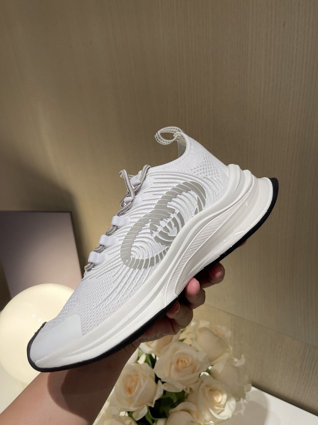 Gvc*1 Run Women’s Sneaker White For Women 680893 USM10 8475