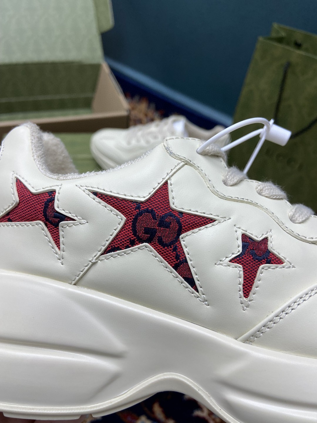 Gvc*1 Rhyton Sneaker With Red Stars White Ivory For Men 664961 2SHC0 9560
