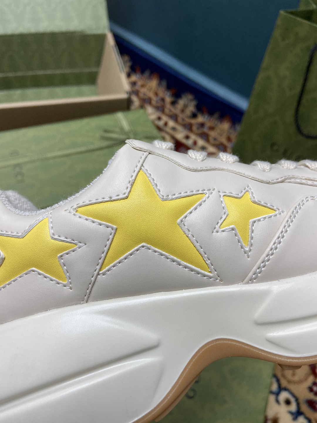 Gvc*1 Men’s Rhyton Sneaker With Stars White For Men 660938 2SH10 9560