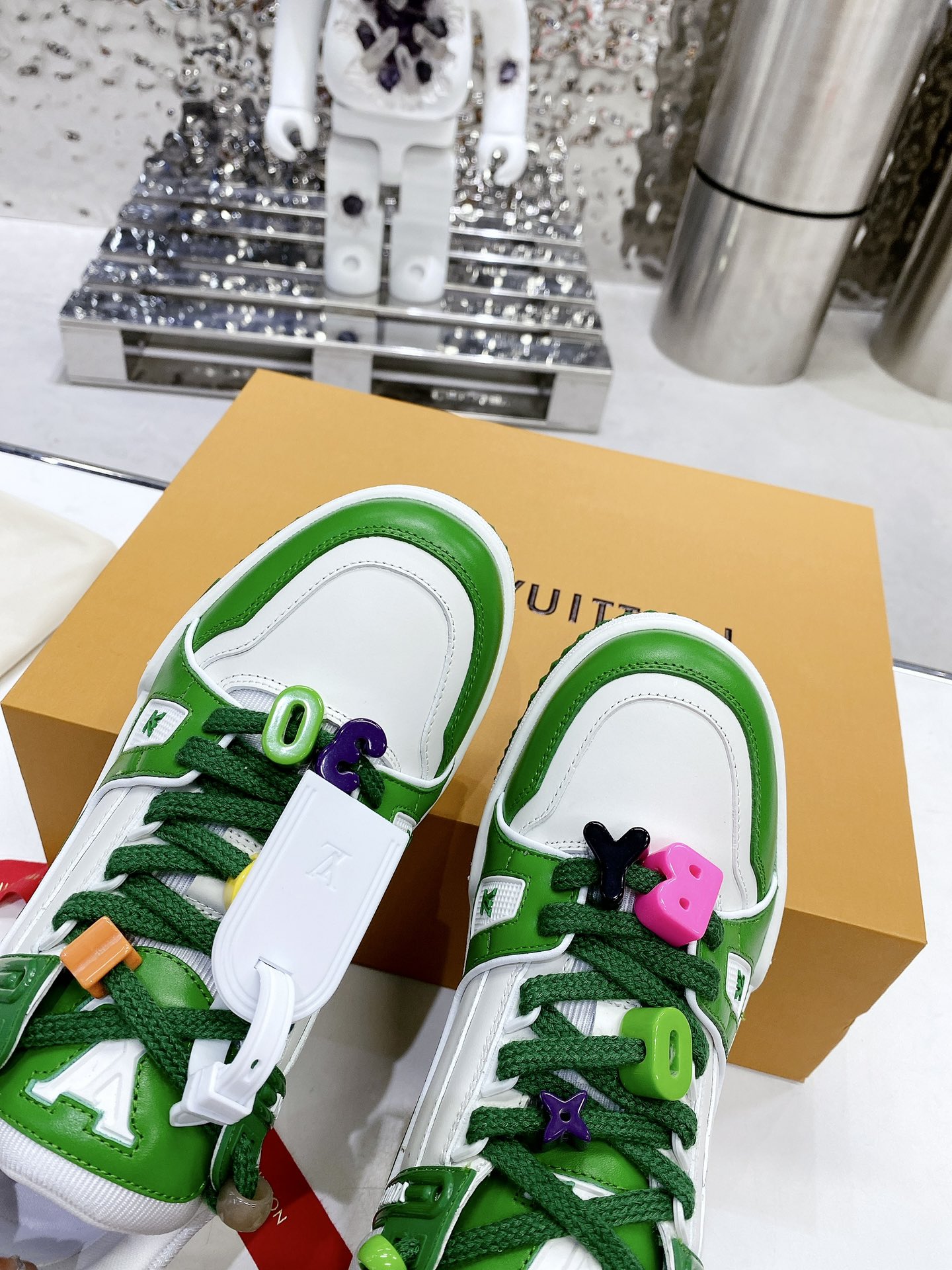 L0vis Vvtt0n LV Trainer Sneaker Green For Men LV