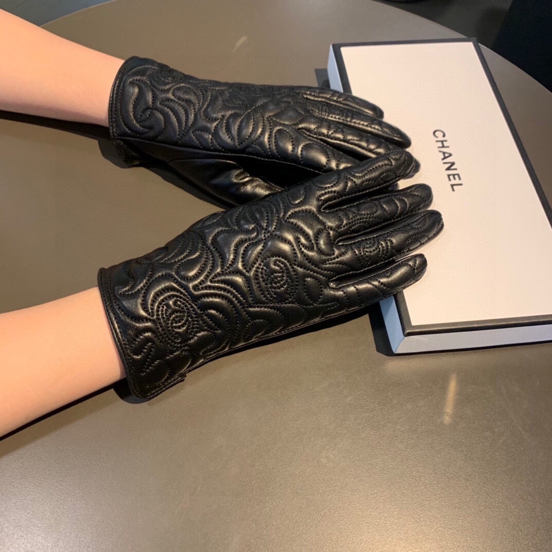 Ch**el Gloves In Black
