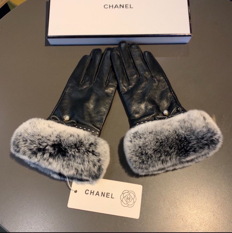Ch**el Gloves In Black