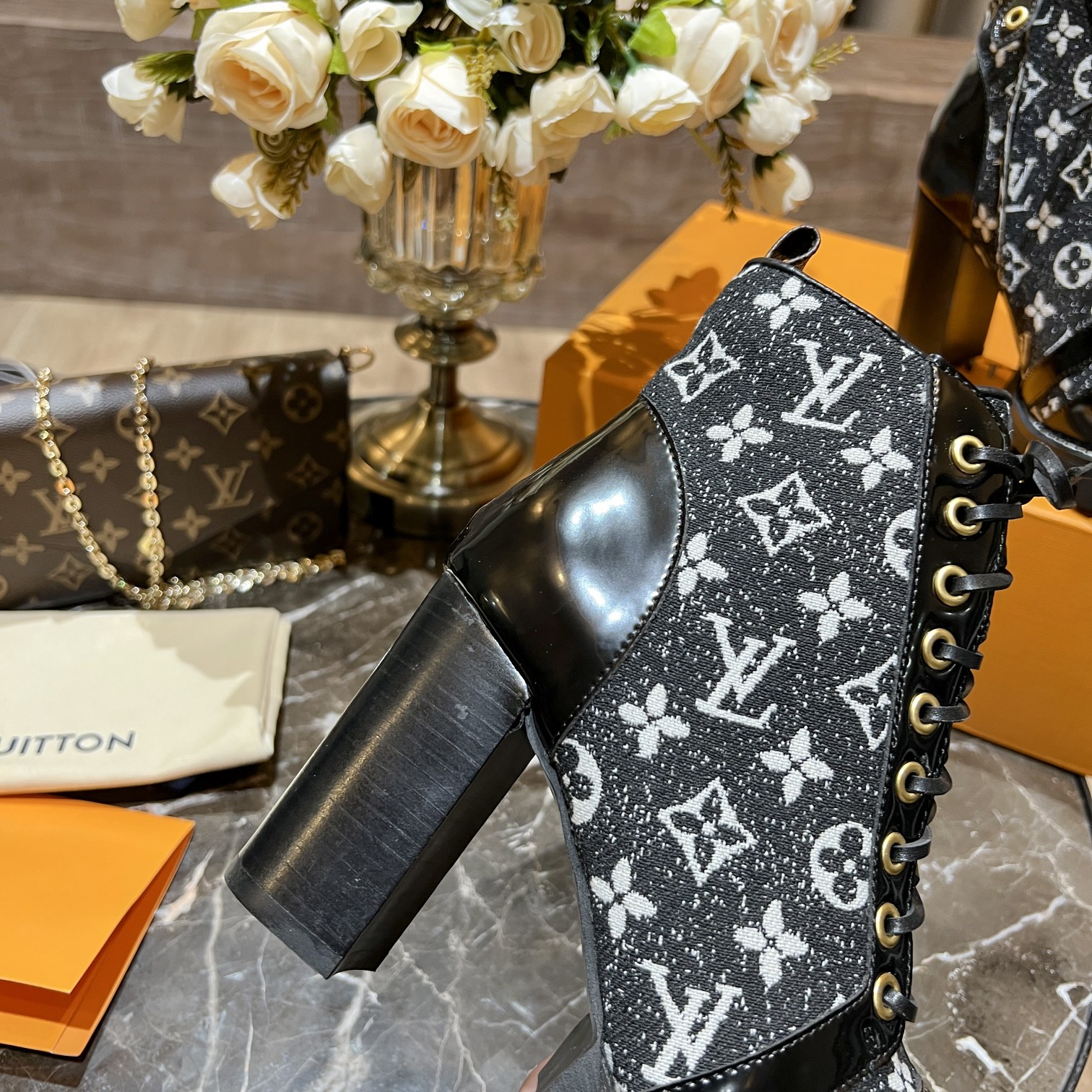 L0vis Vvtt0n Women’s Star Trail Ankle Boots Black For Women LV