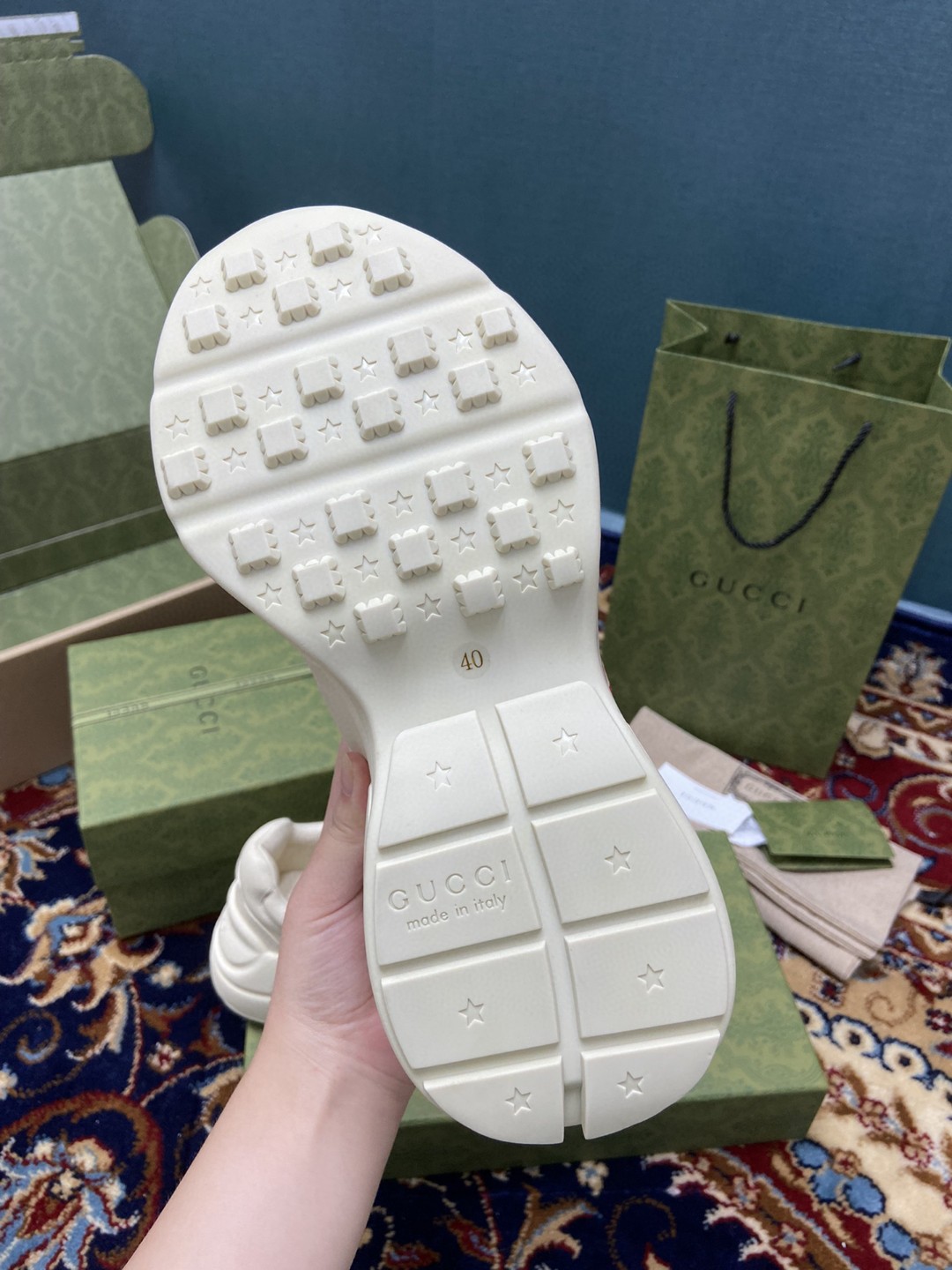 Gvc*1 Men’s Rhyton Sneaker With GG Apple White Ivory For Men 609343 DRW00 9522