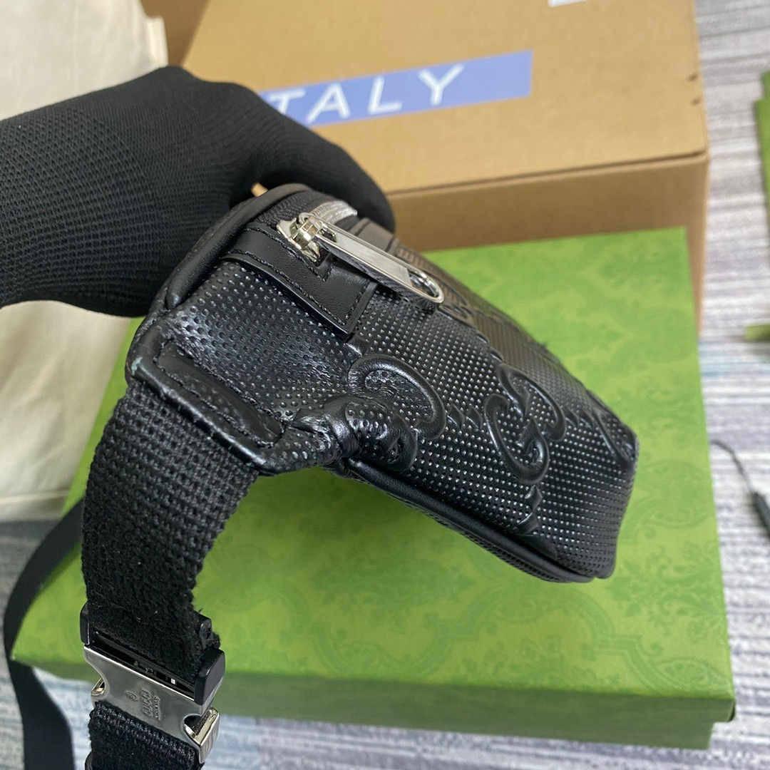 Gvc*1 GG Embossed Belt Bag Black GG Embossed For Men 9.1in/23cm GG 658582 1W3CN 1000