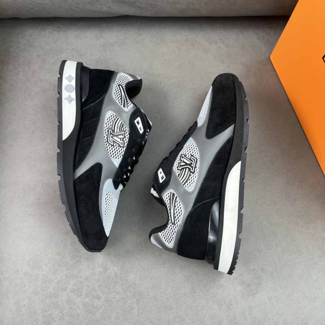 L0vis Vvtt0n Run Away Sneaker Black For Men LV 1A9J17