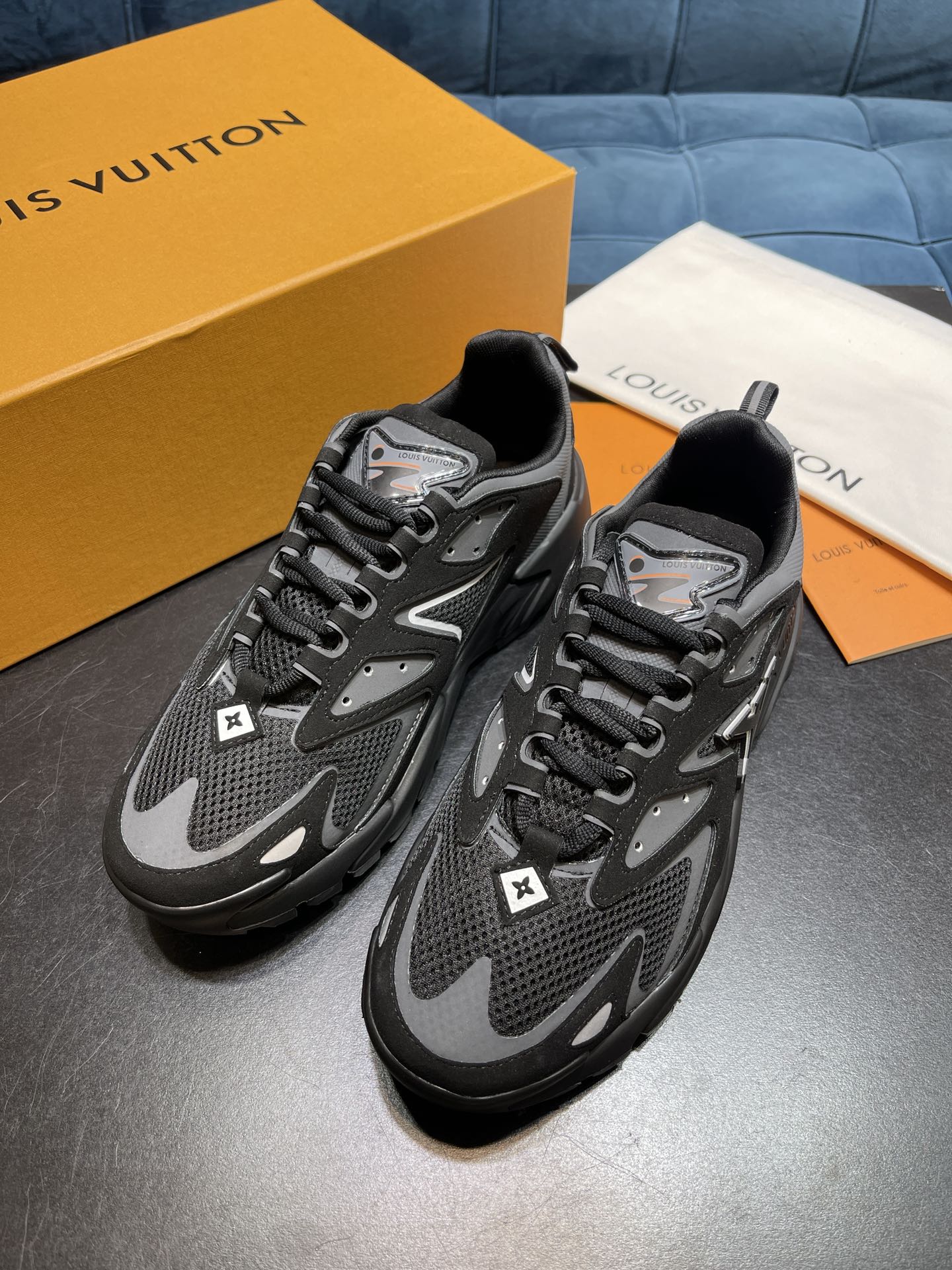 L0vis Vuittion LV Runner Tatic Sneaker Black For Men LV 1A9UNT