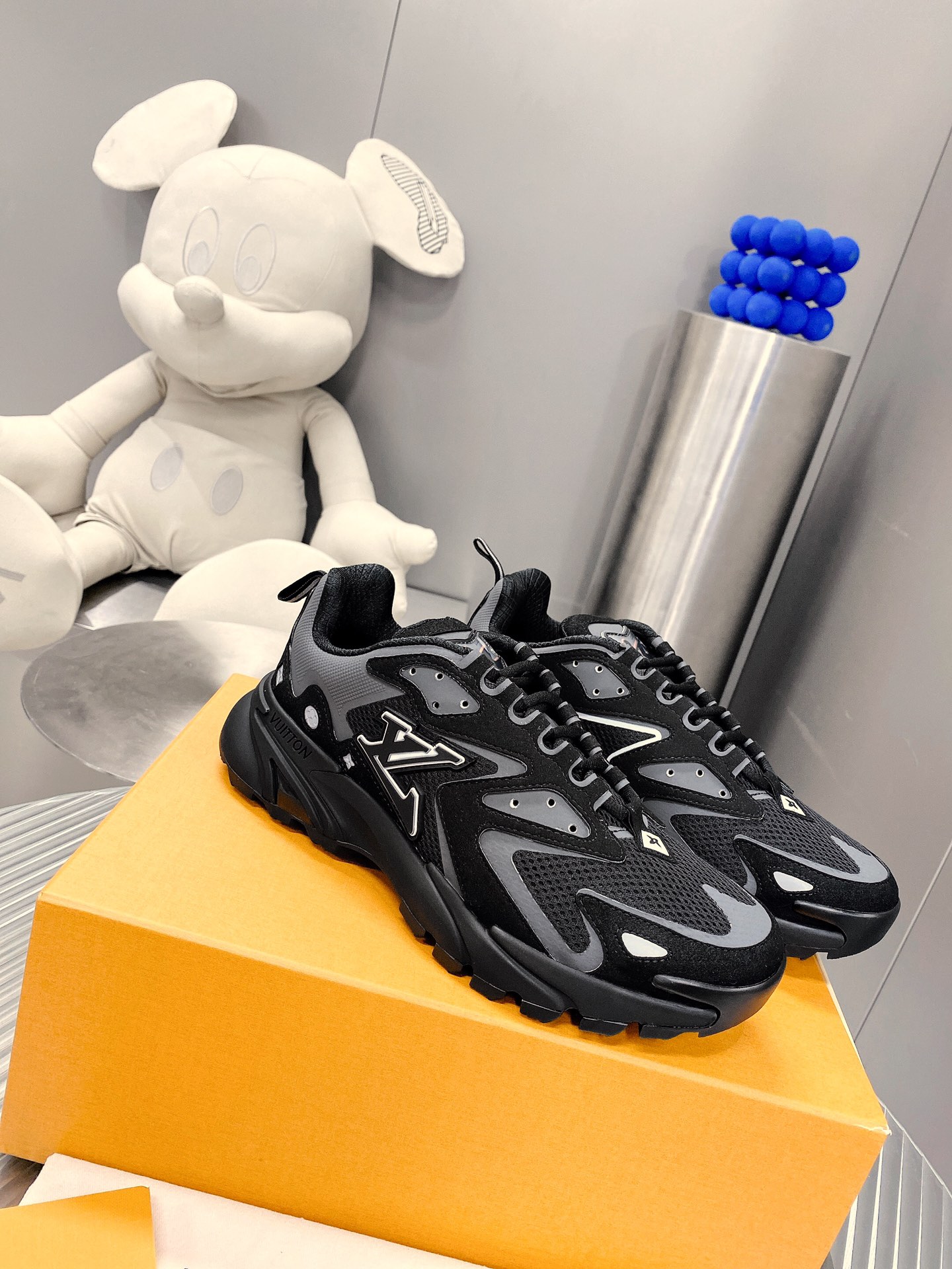 L0vis Vuittion LV Runner Tatic Sneaker Black For Men LV 1A9UNT