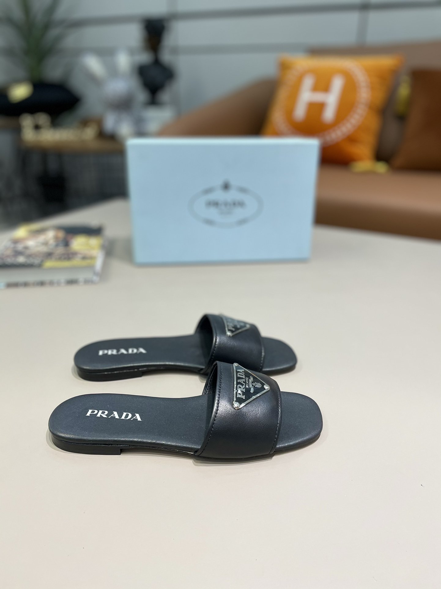 Pra*a Saffiano Slides Black For Women 0.4in/10mm PRD 1XX627_053_F0002_F_010