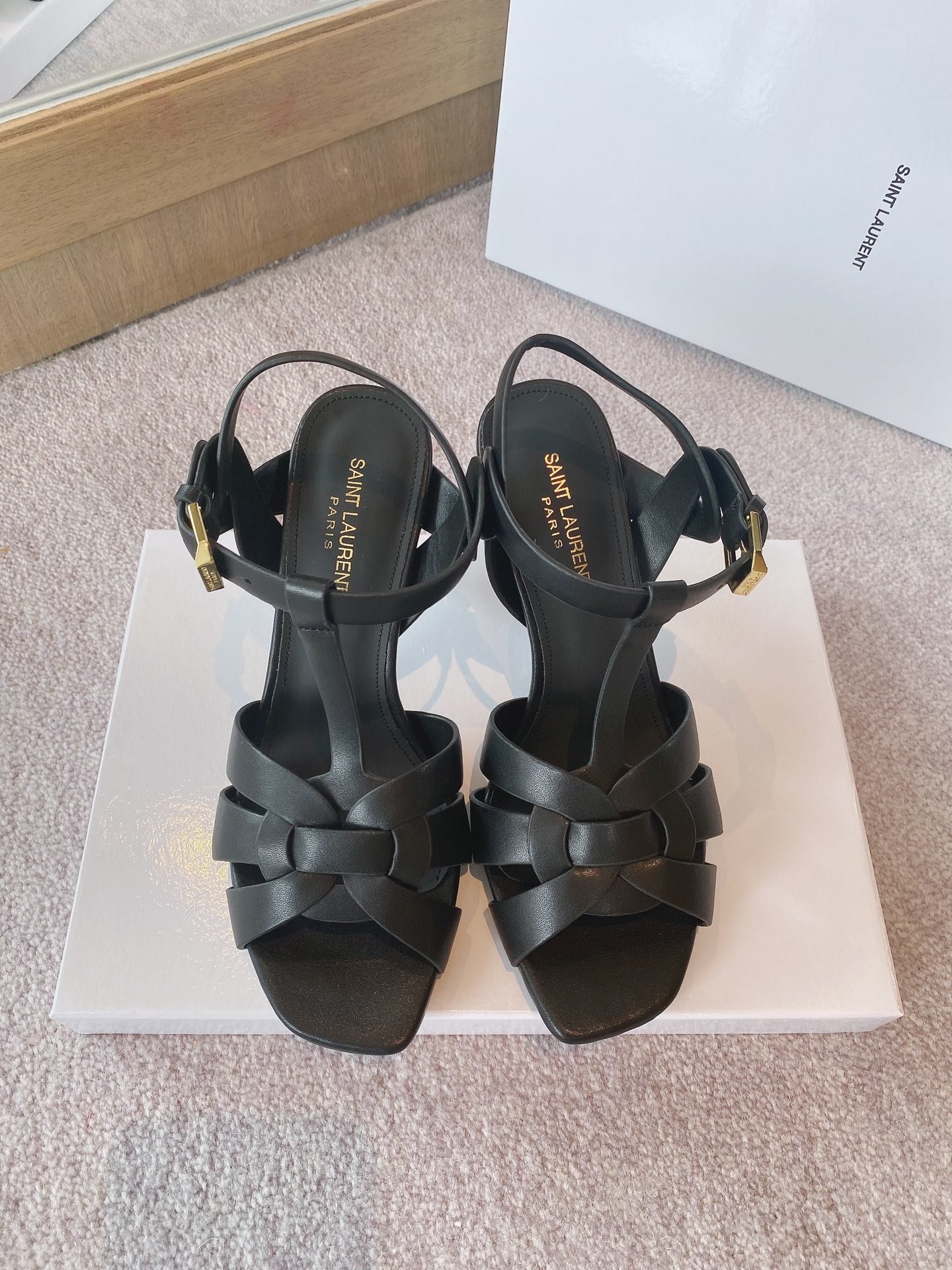 Sa1nt Lau*nt Women’s Tribute Sandals Black For Women Y51 620673dwe001000