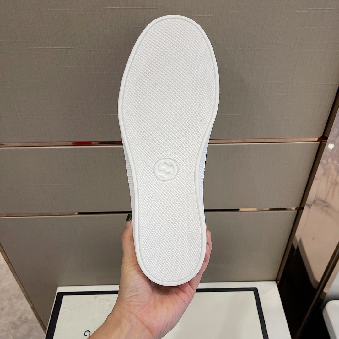 Gvc*1 Men’s GG Svp*me Slip-On With Wolf Printed Black And Gray For Men 497105 9JB10 8960