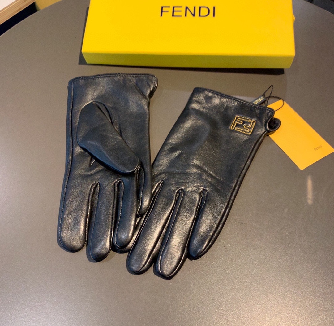 F**di Gloves In Black